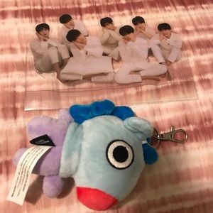 1 Mang Unofficial bt21/ 1 official BTS standee